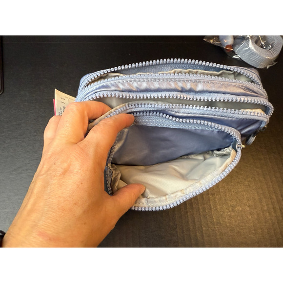 Kipling MERRYL 2-In-1 Convertible Crossbody Waist Bag KI9389 Pebble Blu Metallic - Picture 3 of 14